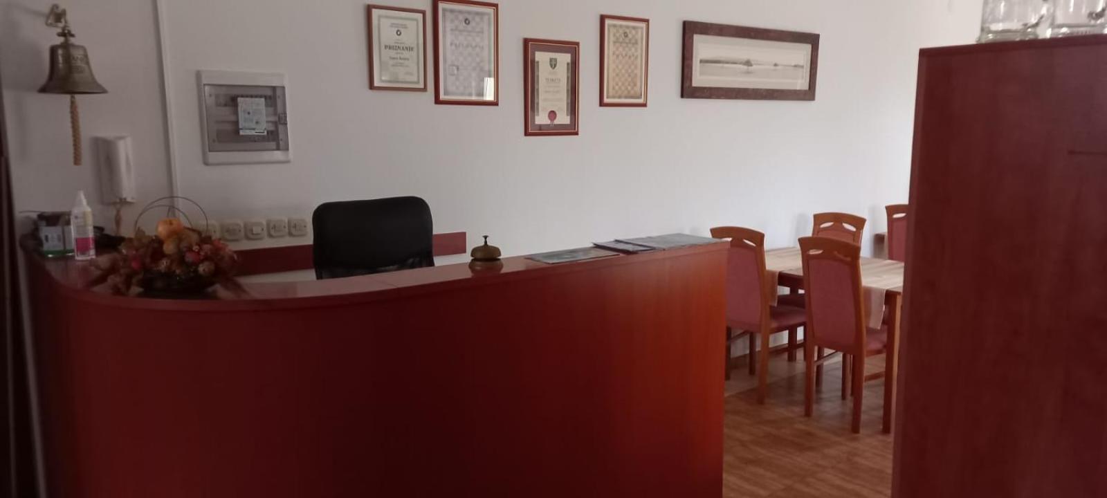 Bed & Breakfast Jugo Novalja Zewnętrze zdjęcie